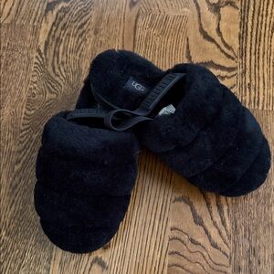 UGG women’s super fluff black slip on 9